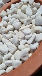 Щебень белый галтованный