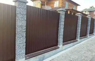 Заборный блок с цветным щебнем 300х300х200 мм