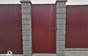 Заборный блок с цветным щебнем 300х300х200 мм