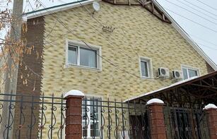 Заборный блок из окрашенного щебня 400х300х200 мм