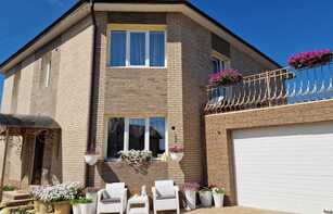 Фасадная термопанель с бетонным рельефным кирпичом