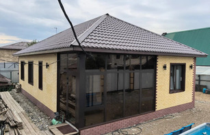 Фасадная термопанель с фактурным бетонным кирпичом «Элегантный»