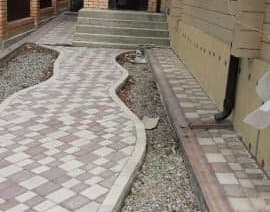 Брусчатка старые камни коричневая и голубая