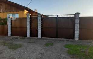 Заборный блок из окрашенного щебня 400х300х200 мм