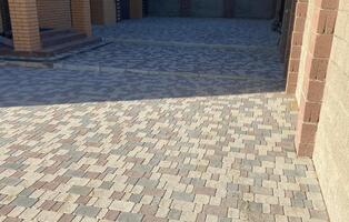 Брук камень светло-бежевый серо-голубой коричневый 2