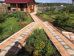 Квадрат готический оранжевый и светло-серый