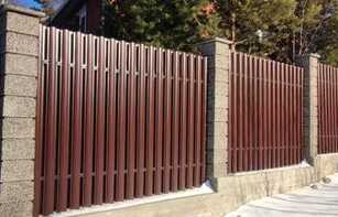 Заборный блок из окрашенного щебня 400х300х200 мм