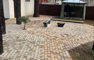 Римский БРУК и БРУК трапеци не острая светло-бежевый, коричневый и жёлто-оранжевый