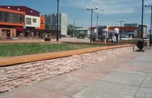 Декоративный камень Сланец рельефный алый и водосливы (сквер г. Шелехово)