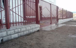 Дворцовый камень светло-серый