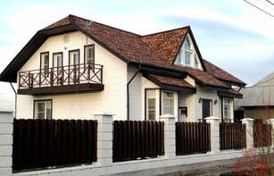 Заборный блок из окрашенного щебня 400х300х200 мм