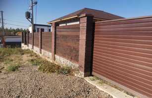 Заборный блок из окрашенного щебня 400х300х200 мм