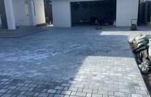 Старые камни тёмно-серый