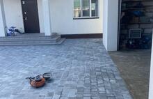 Старые камни тёмно-серый