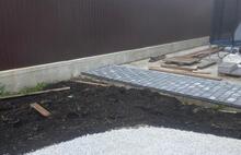 Старые камни тёмно-серый